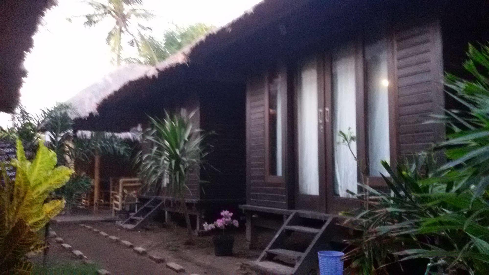 Mosaix Gili Bungalows Gili Trawangan Exteriör bild