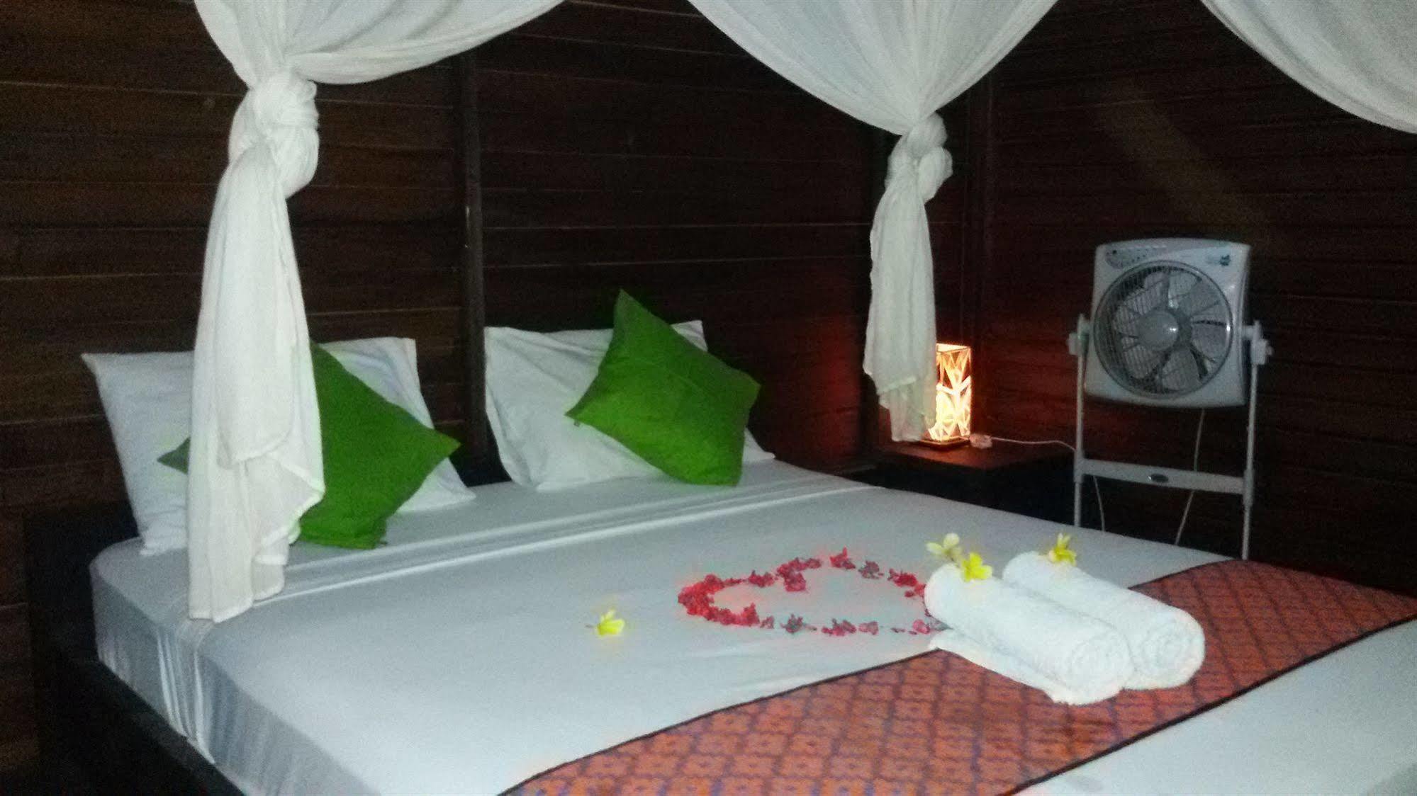 Mosaix Gili Bungalows Gili Trawangan Exteriör bild