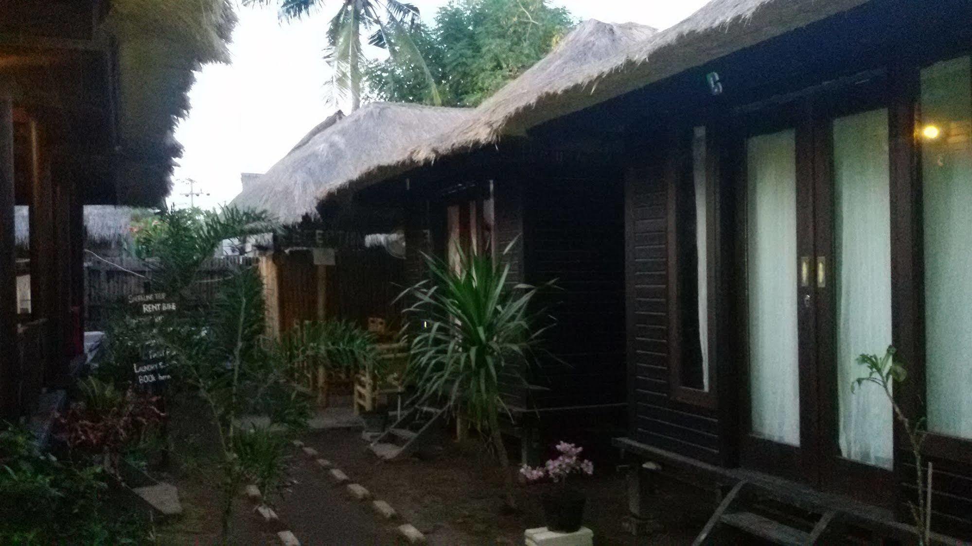 Mosaix Gili Bungalows Gili Trawangan Exteriör bild
