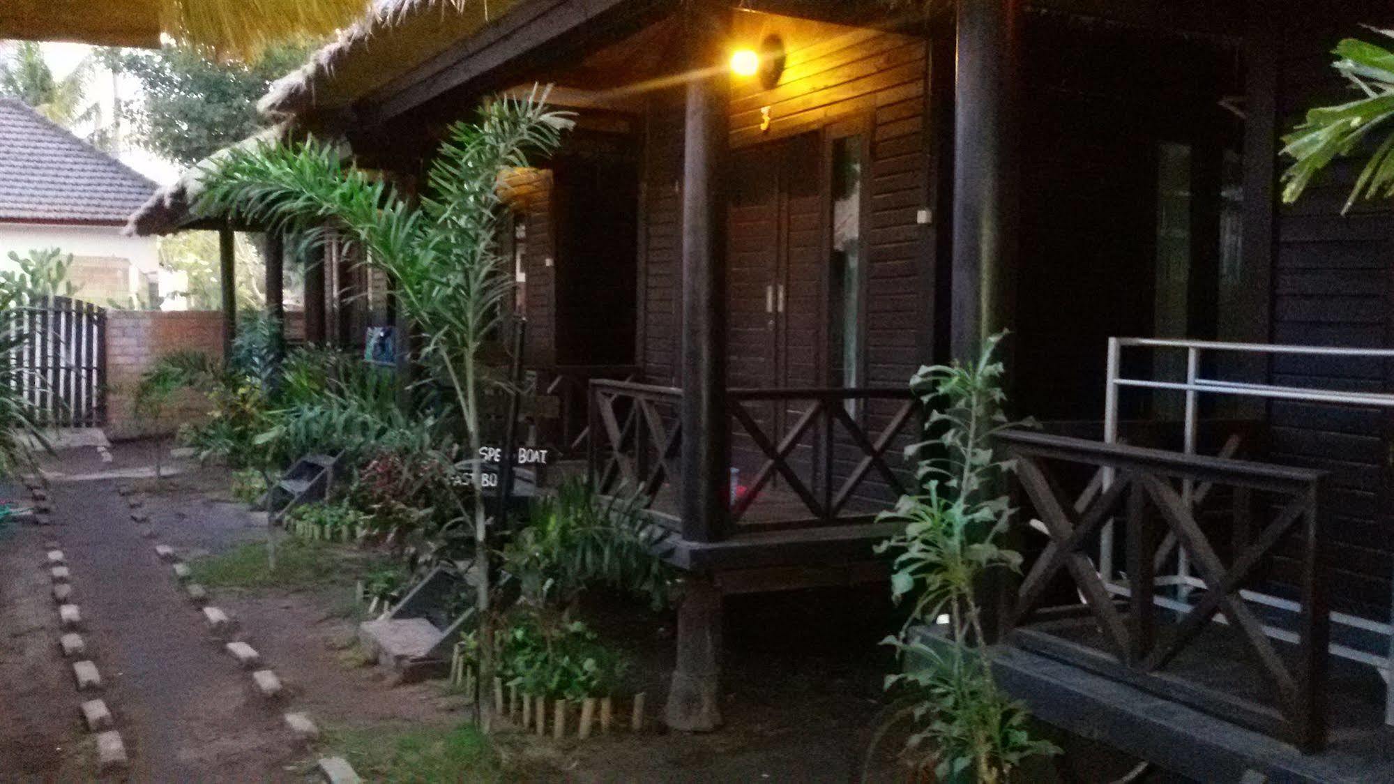 Mosaix Gili Bungalows Gili Trawangan Exteriör bild